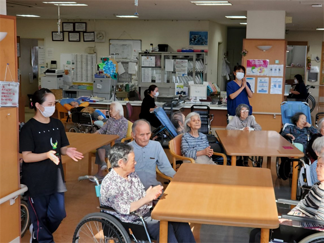 敬老会とカラオケ大会