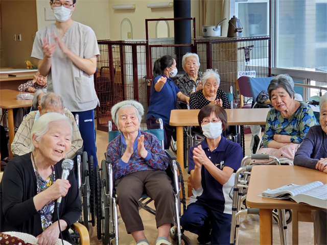 敬老会とカラオケ大会