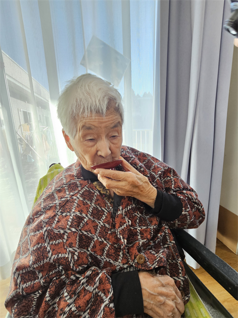 お屠蘇を振る舞う
