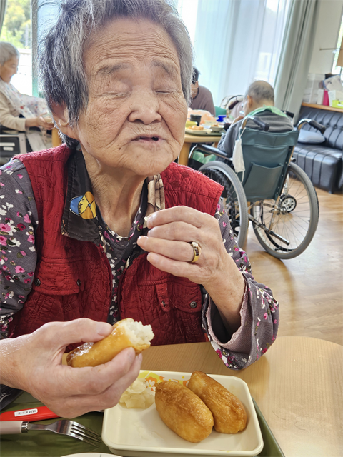 おいなりさん食す