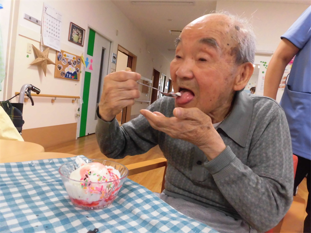 パフェ作り行いました