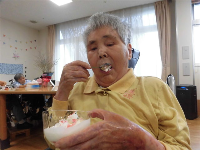 パフェ作り行いました