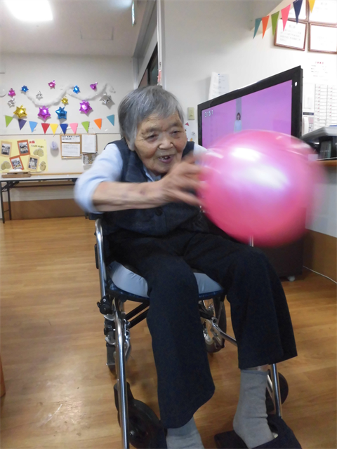 ボールでリハビリ