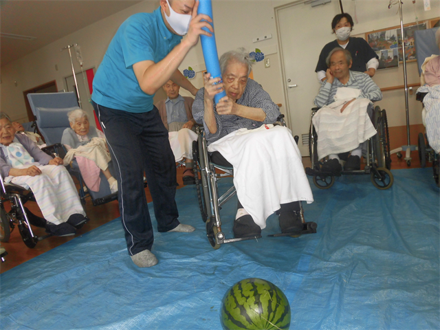 スイカ割り