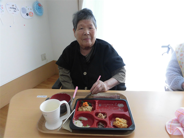 昼食は栗ごはん