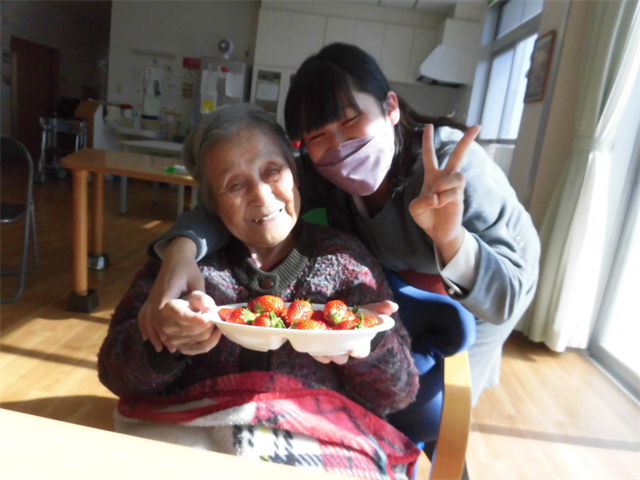 イチゴ頂きました
