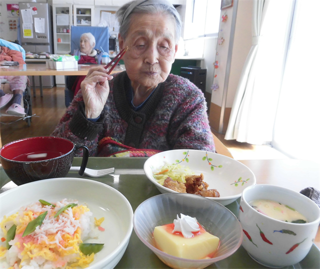 ちらし寿司頂く