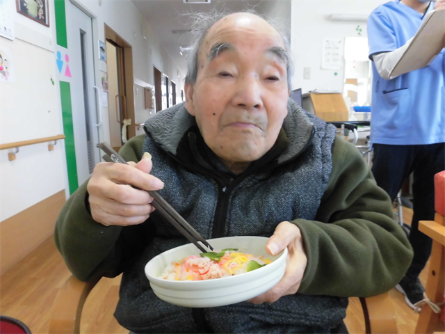 ちらし寿司頂く