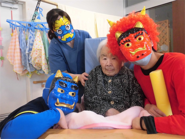 豆まきを行う