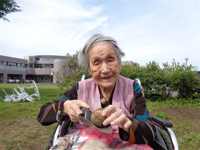 芋掘り行いました
