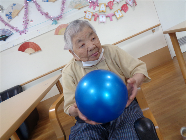 ボール遊び