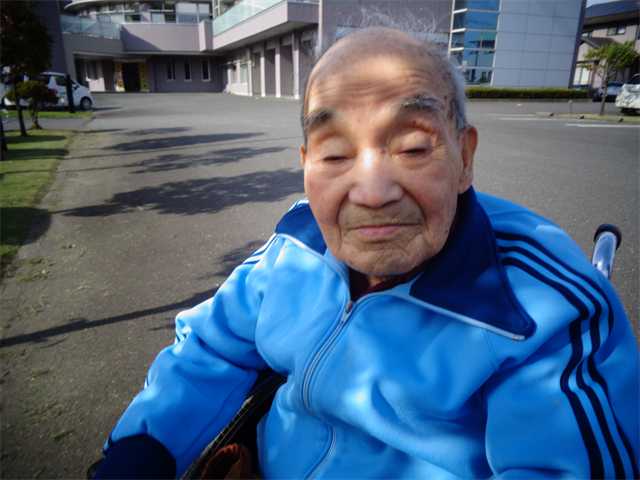 外に行きました