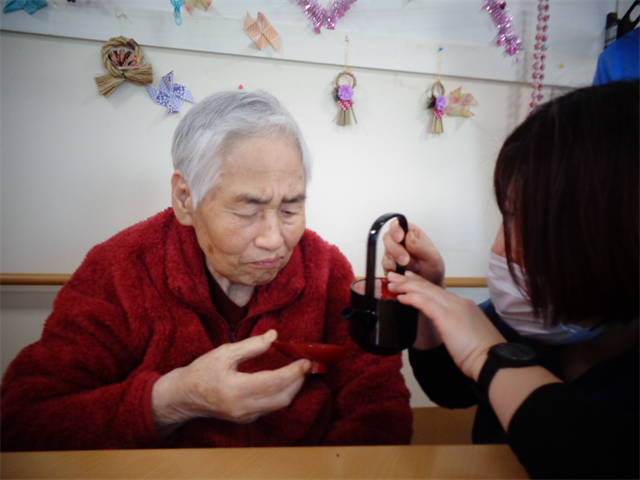 お屠蘇を頂く