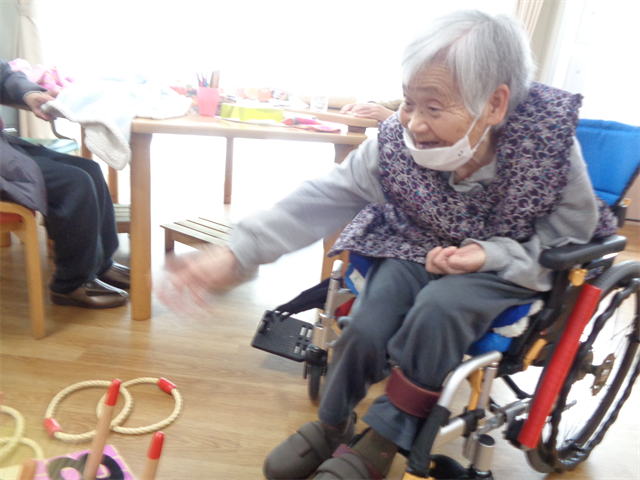 輪投げ行う