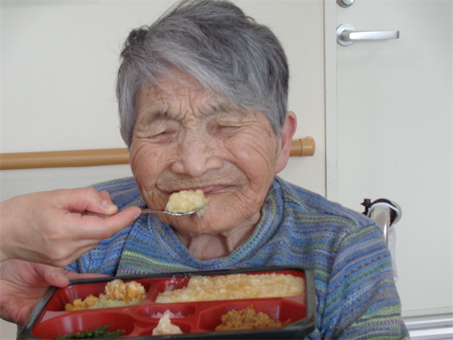 タケノコご飯の弁当
