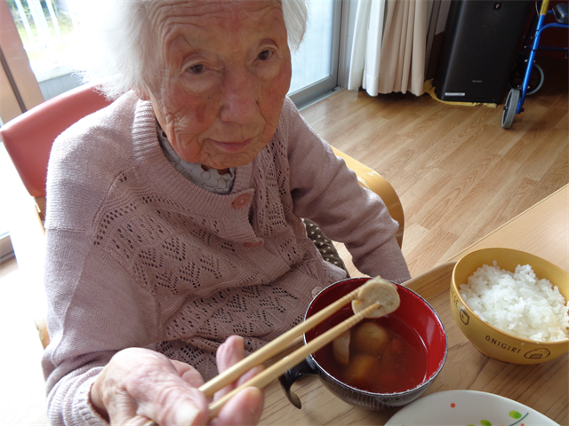 お昼はイワシのつみれ汁