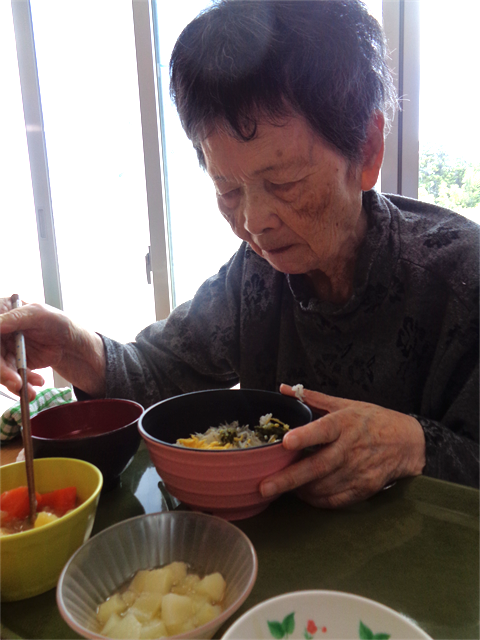 お昼はシラスご飯