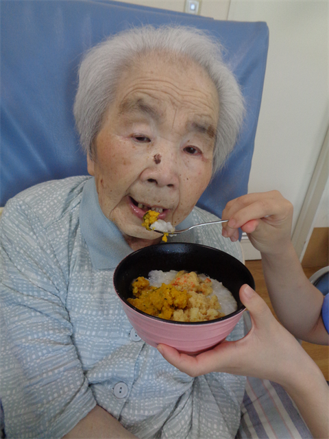 お昼に天丼食す