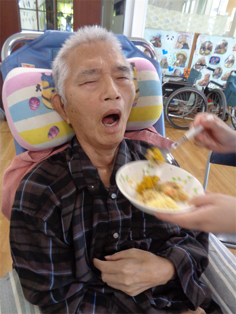 お昼に天丼食す