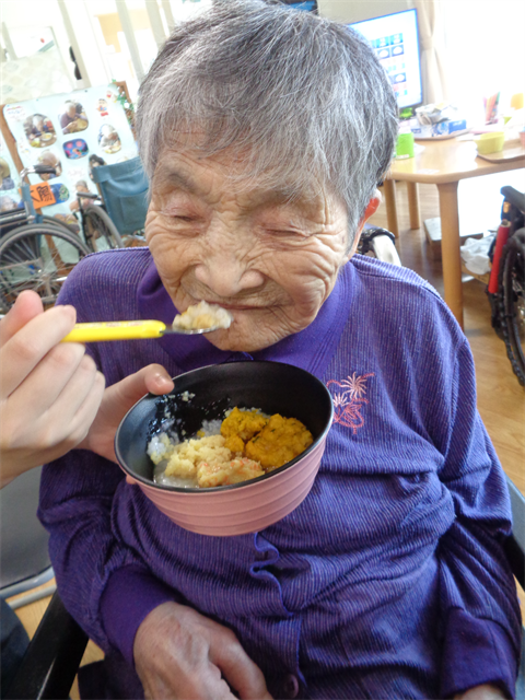 お昼に天丼食す