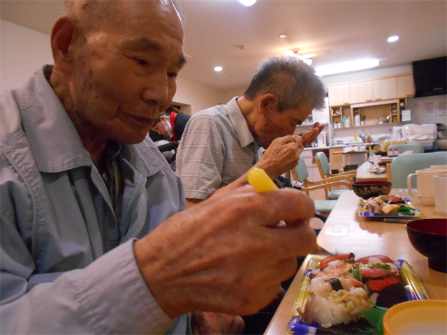 夕食のお寿司