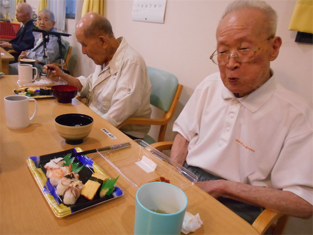 夕食のお寿司