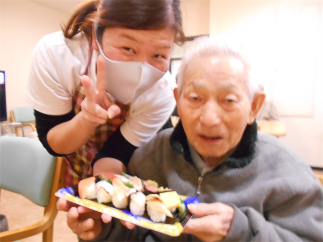 夕食にお寿司を食す