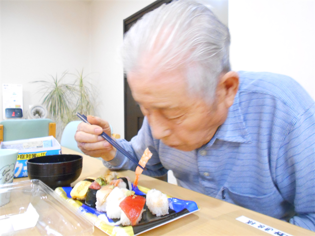 お寿司を食べました