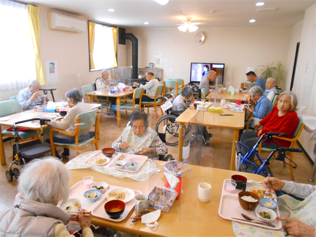 おやつ＆昼食の様子