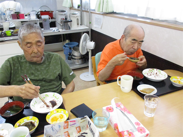 おはぎおいしく食して