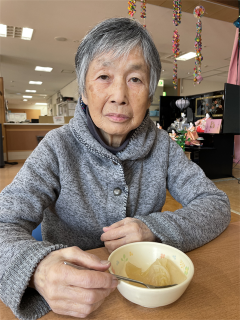 煮物とお茶を頂きました