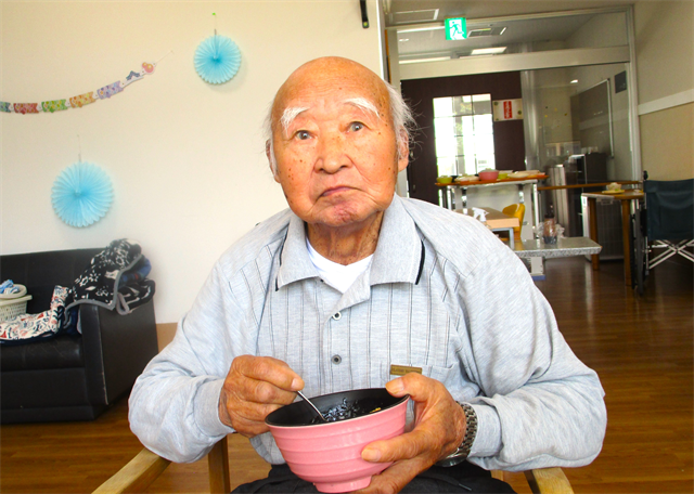 昼食はいなり寿司