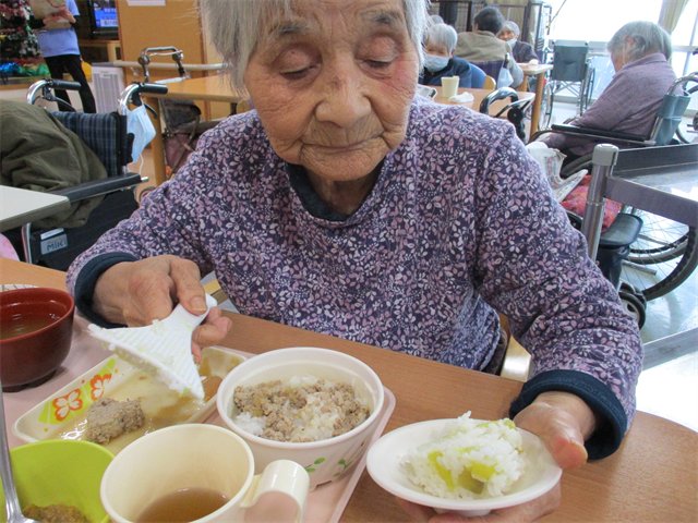 サツマイモごはん