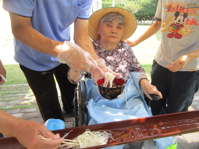 流しそうめん