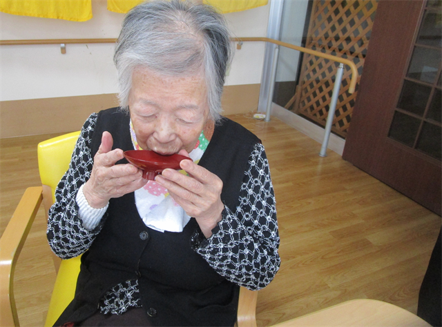 お屠蘇をいただく