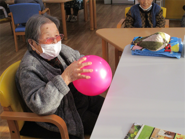 ボール遊び
