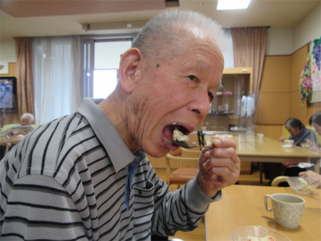 ポテトサラダ作り