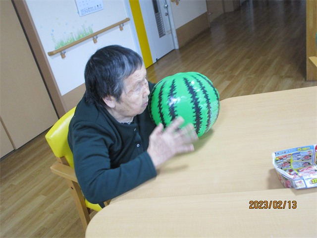 ボール遊び