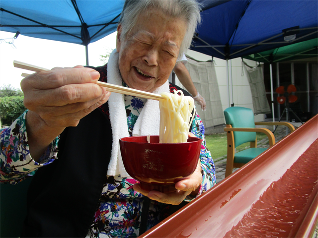 流しそうめん