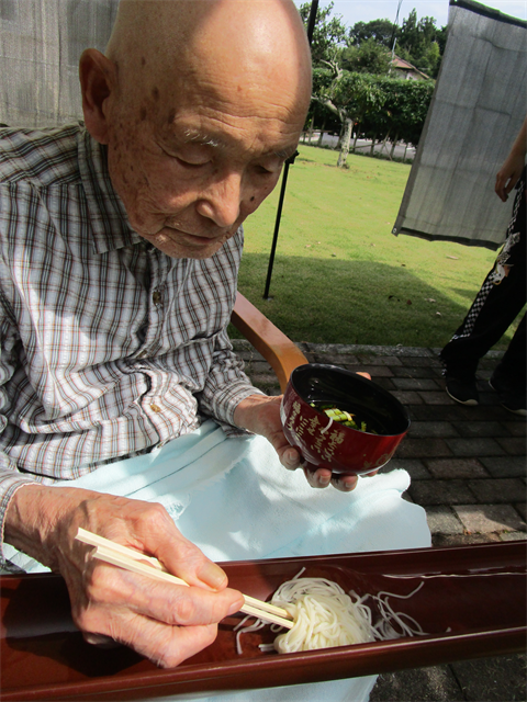 流しそうめん