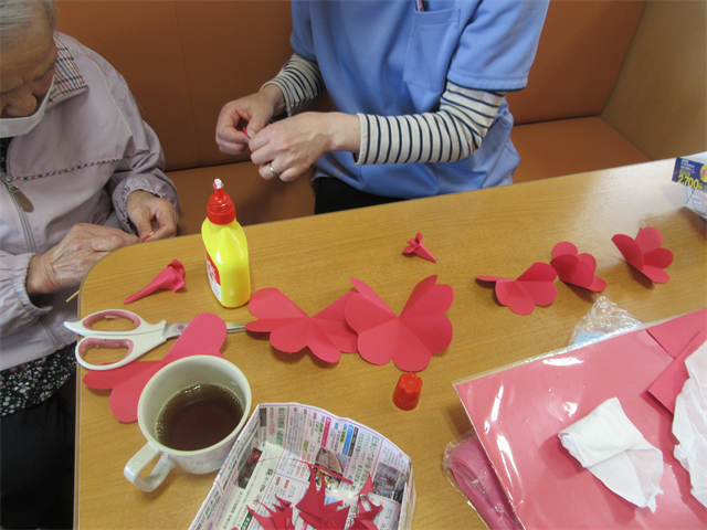 色紙で薔薇作り