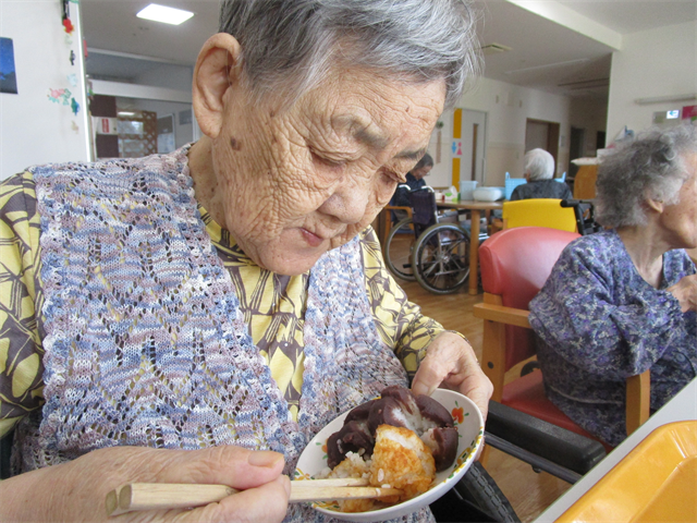 お昼におはぎが