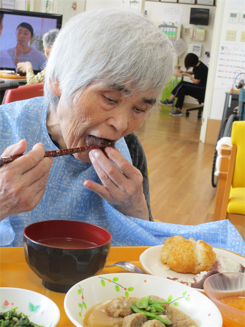 お昼におはぎが