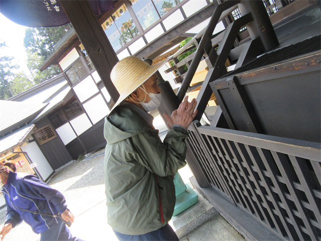 静神社参拝と公園散策