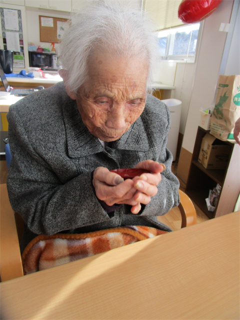 お屠蘇を振る舞う
