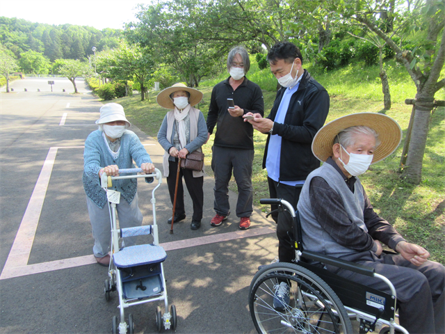 静神社参拝と公園散策