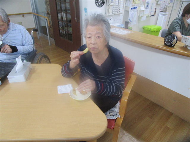 フライドポテトを食す