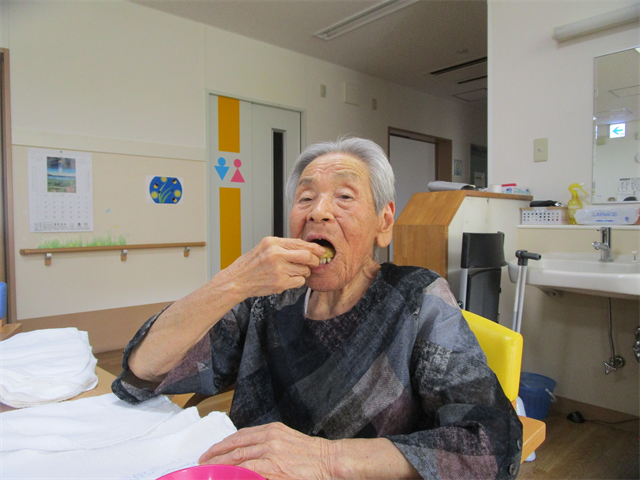 フライドポテトを食す
