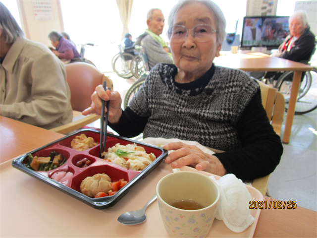 お楽しみ献立！五目御飯