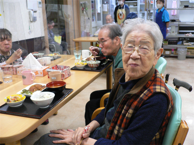 秋の味覚　芋ご飯♪